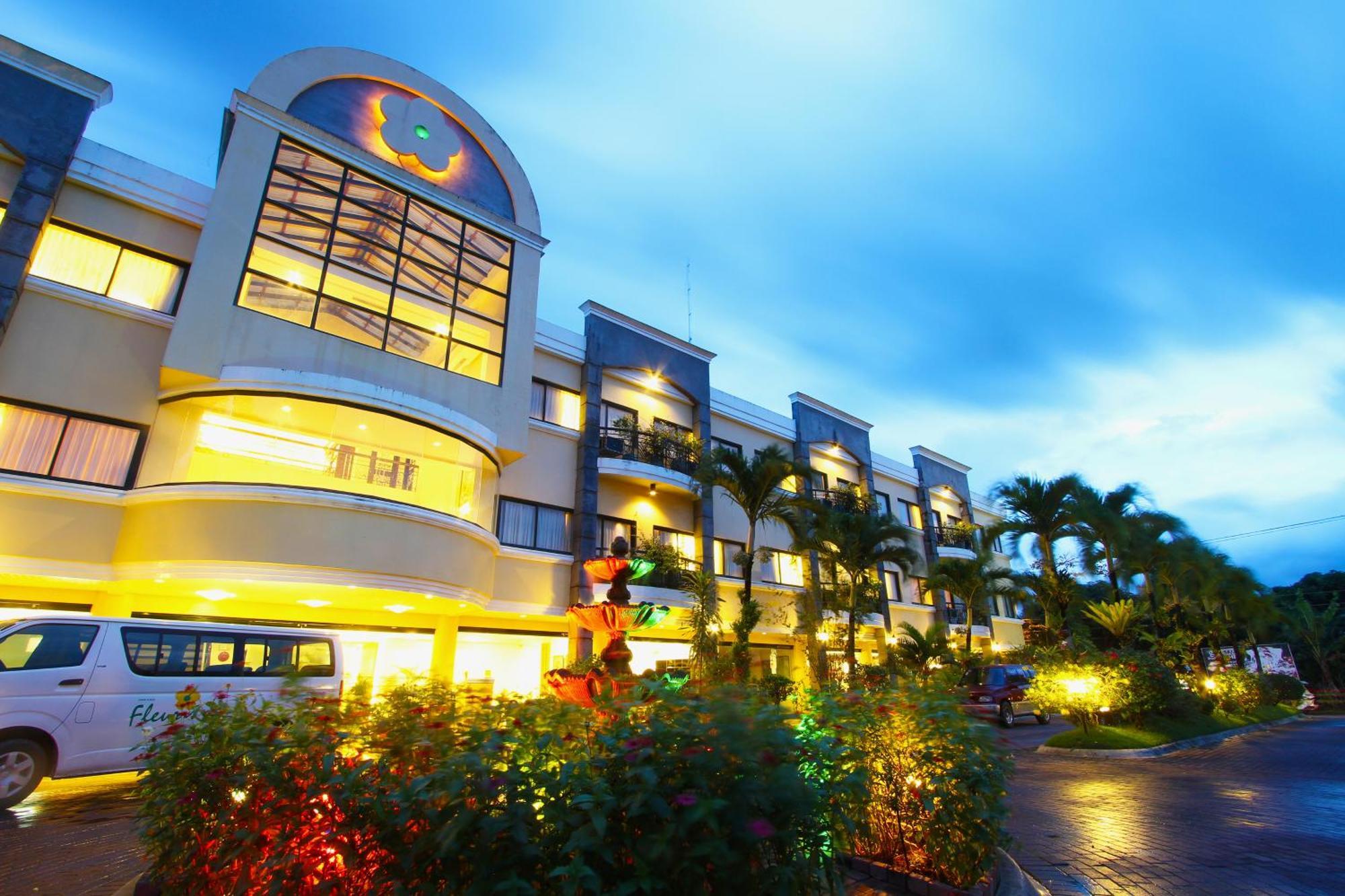 Hotel Fleuris Puerto Princesa Exterior foto